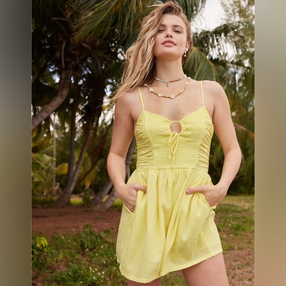 AERIE Smocked Keyhole Romper beach bright sunny yellow smocked flowy lightweight - Picture 1 of 12